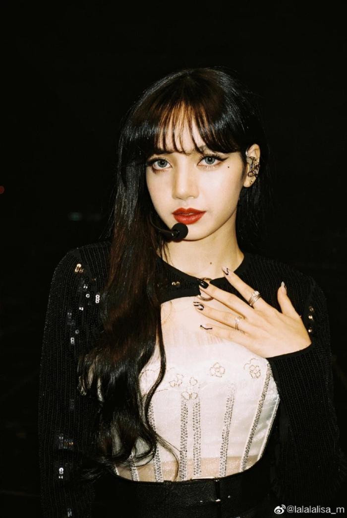 Hình ảnh mới nhất cho thấy ngày solo của Lisa (BlackPink) đã ...