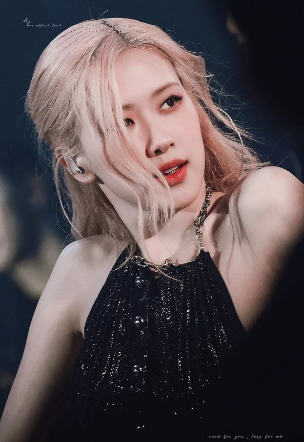 Rosé (BLACKPINK) vô cùng chiều fan, cứ tới sinh nhật là tặng ...